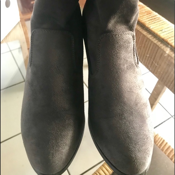 Dream Pairs Women's Grey Chunky Heel Ankle Booties - Picture 5 of 8